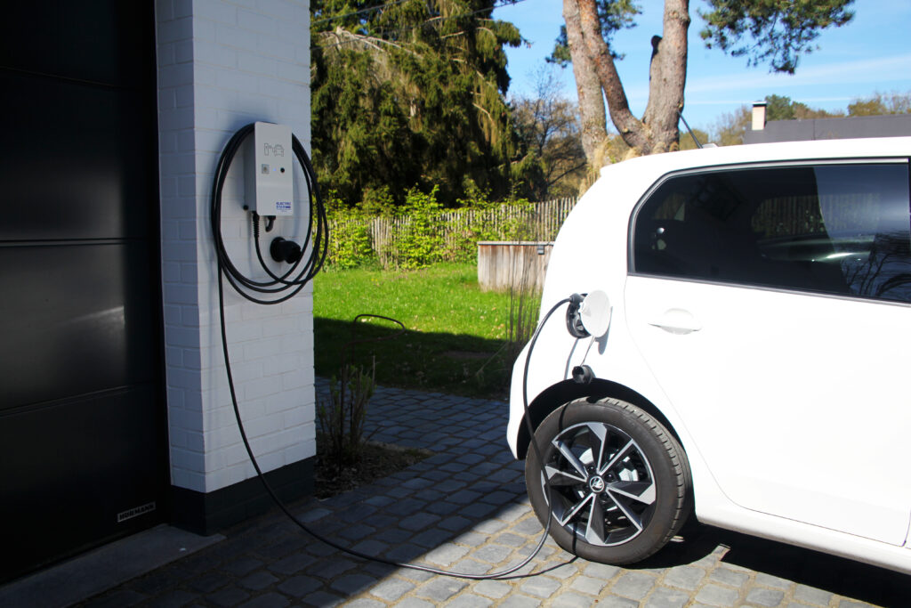 Private home charging station EV electric 1024x683 - R&eacute;seau d'installateurs
