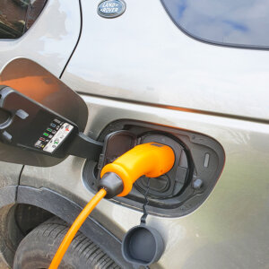 Over ons chargeur portable voiture electrique portable charger ev 300x300 - Over ons