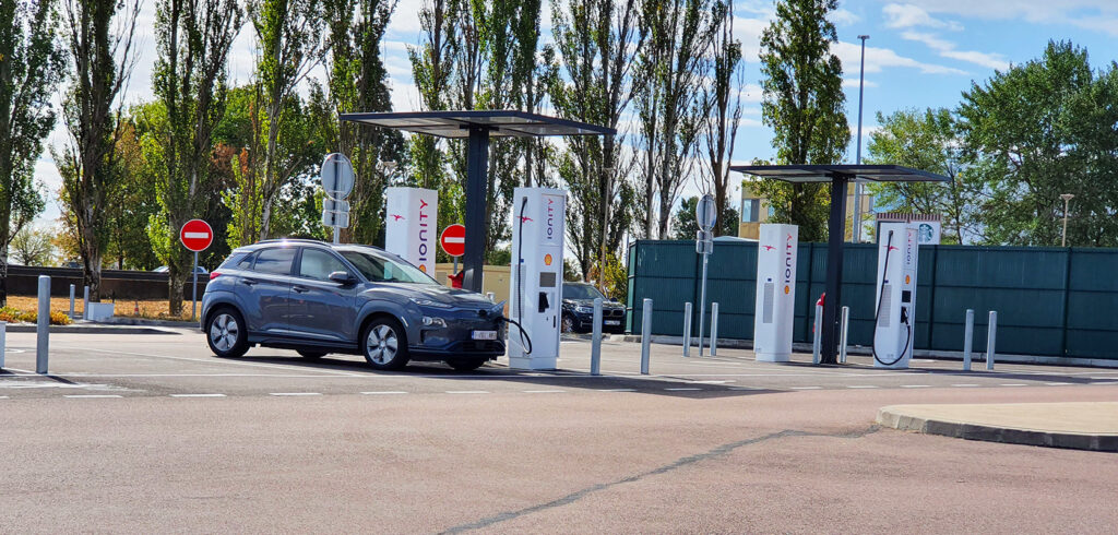 recharge ve aux bornes publiques 1024x490 - Which charger to choose for your electric vehicle?